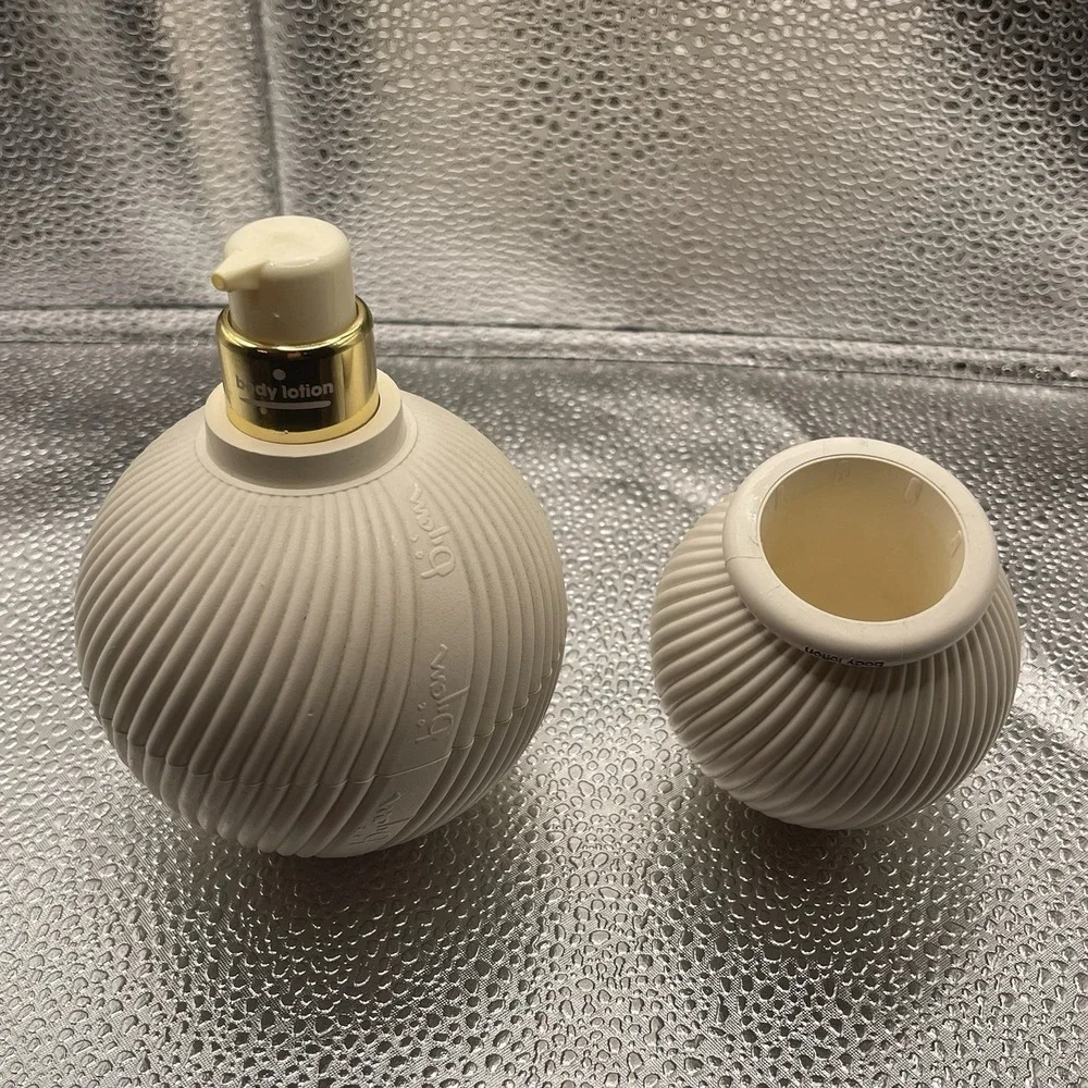 N/A vintage bijan